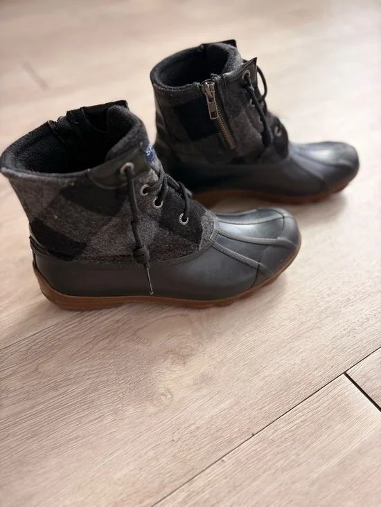 Sperry Black Women's Waterproof Duck Boots with Wool Plaid Detailing Size 6.5M - Picture 2 of 7